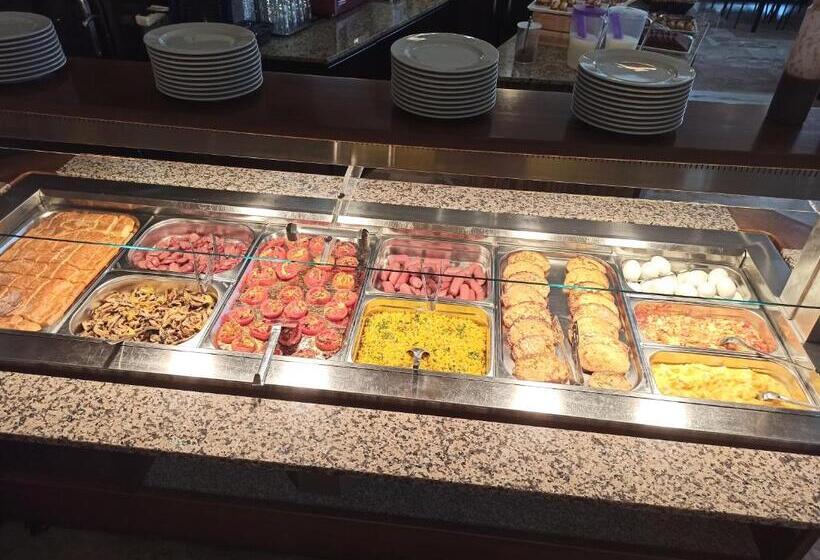 בית מלון כפרי Kalives Resort