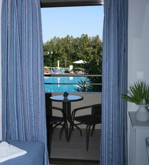 בית מלון כפרי Kalives Resort