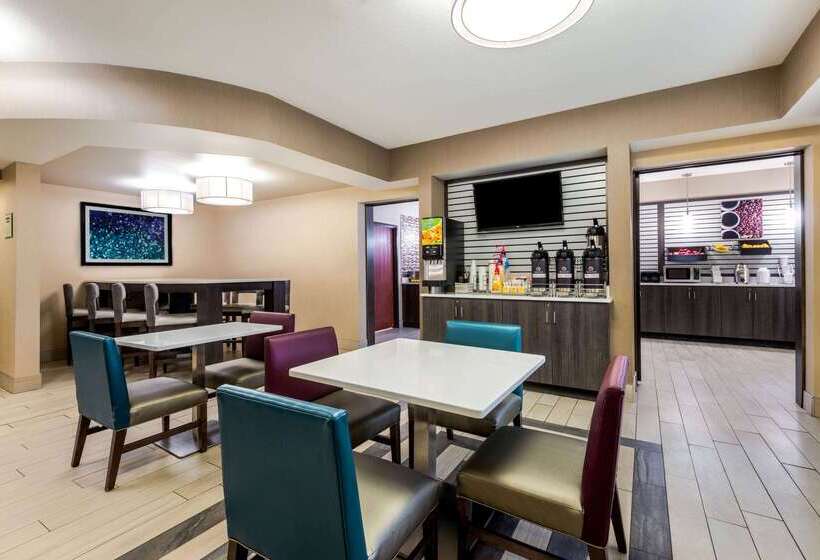 فندق La Quinta By Wyndham Batavia