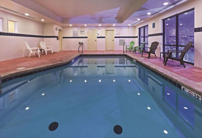 فندق La Quinta By Wyndham Edmond