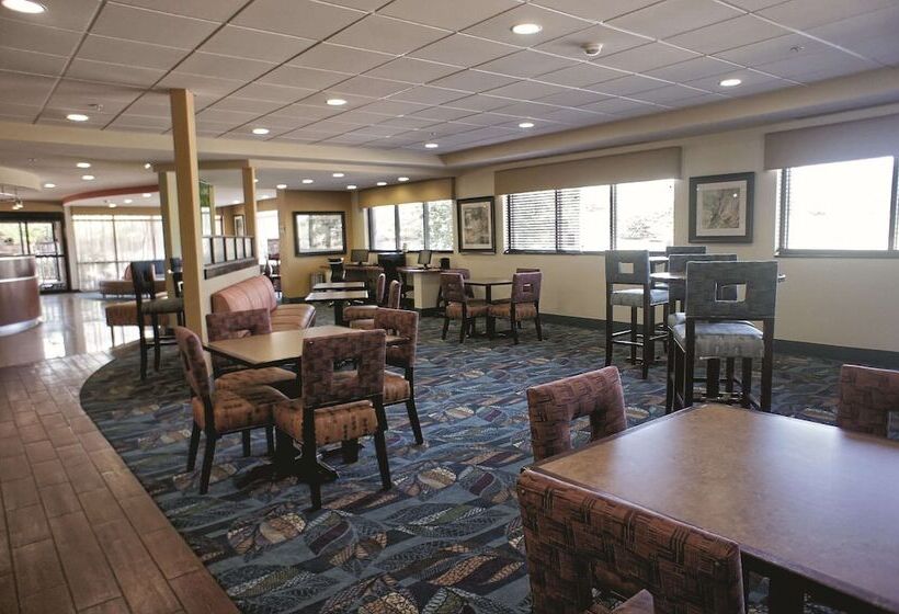 فندق La Quinta By Wyndham Edmond