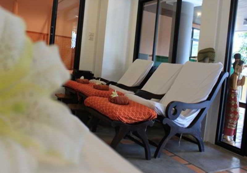 ホテル The Loft Samui Rowhouse Hostel