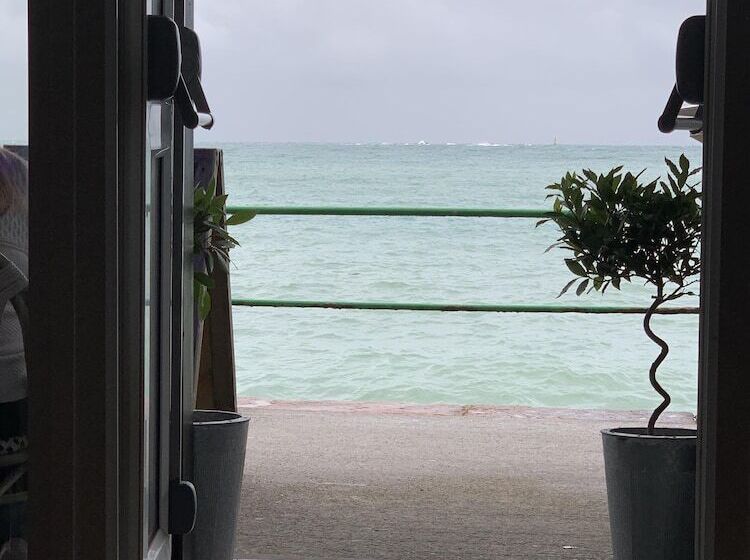 בית מלון כפרי Marina Metro