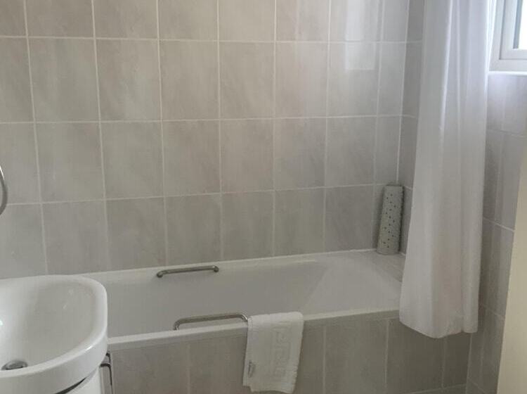 בית מלון כפרי Marina Metro