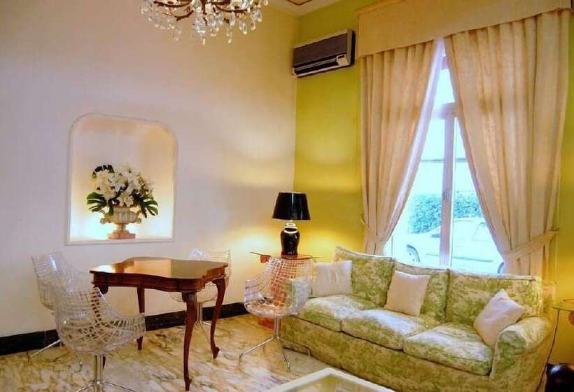 ホテル Mediterraneo