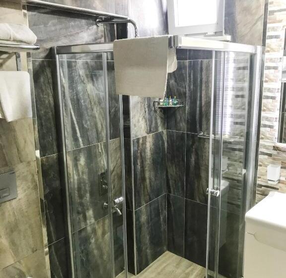 هتل Melrose House