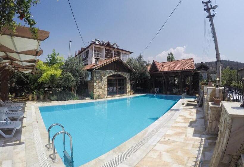 هتل Melrose House