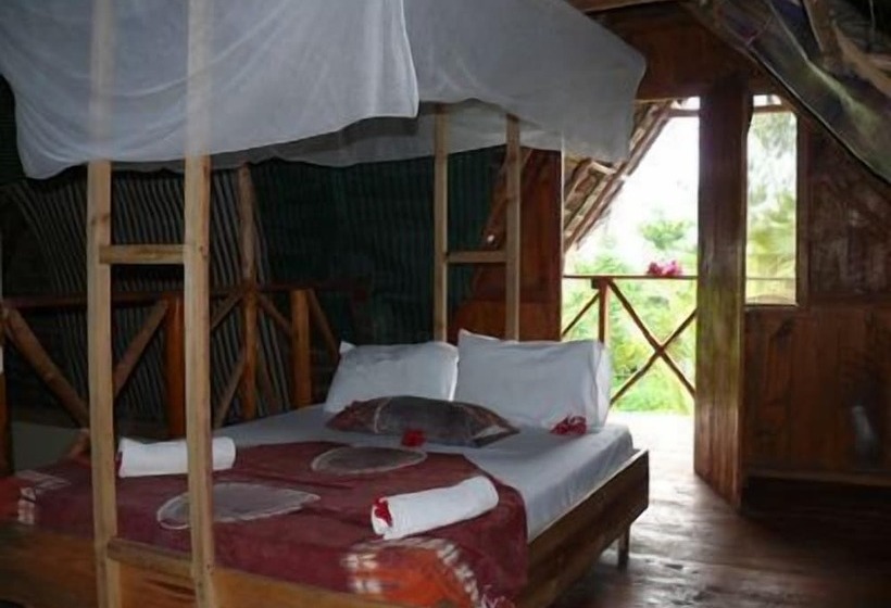 호텔 Pakachi Beach Resort &