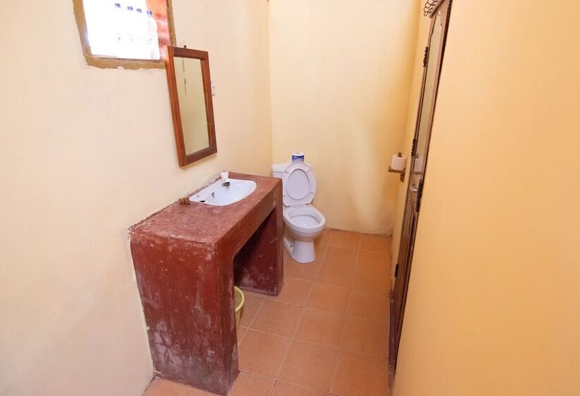 호텔 Pakachi Beach Resort &