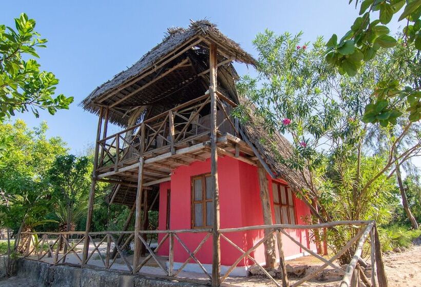 호텔 Pakachi Beach Resort &