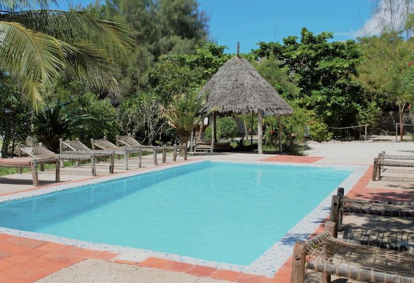 호텔 Pakachi Beach Resort &