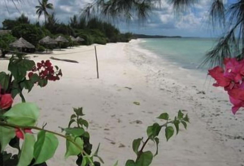 호텔 Pakachi Beach Resort &