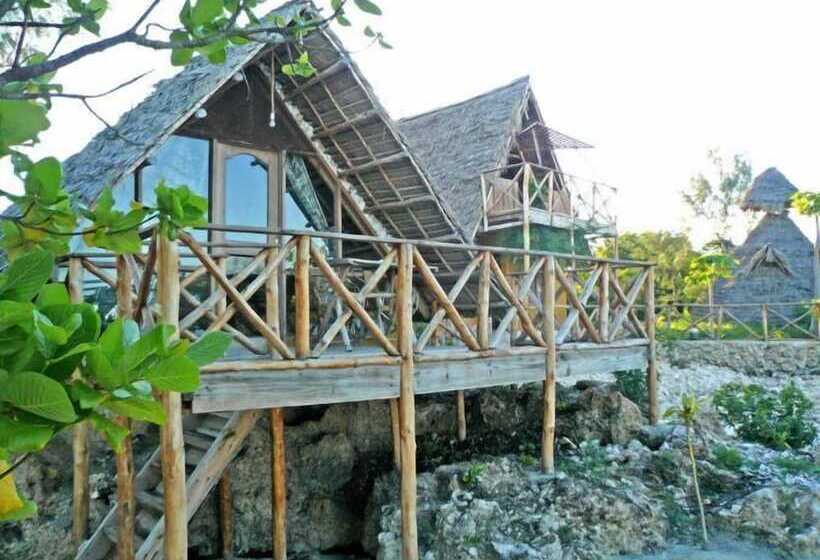 호텔 Pakachi Beach Resort &