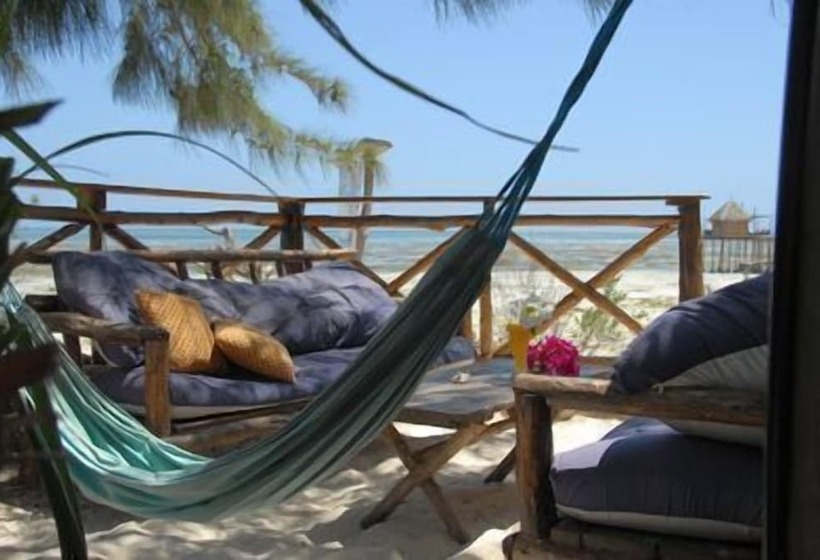 호텔 Pakachi Beach Resort &