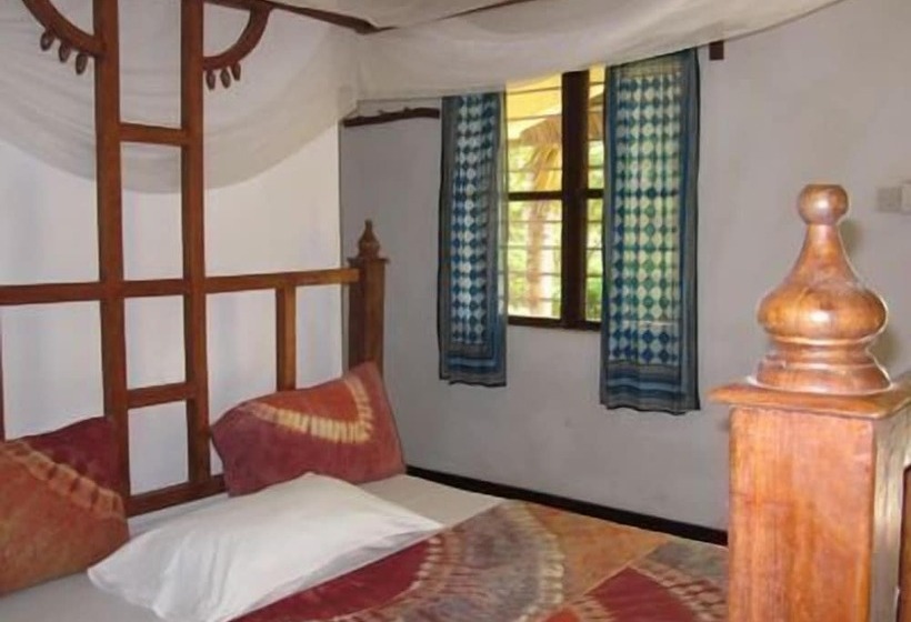 호텔 Pakachi Beach Resort &