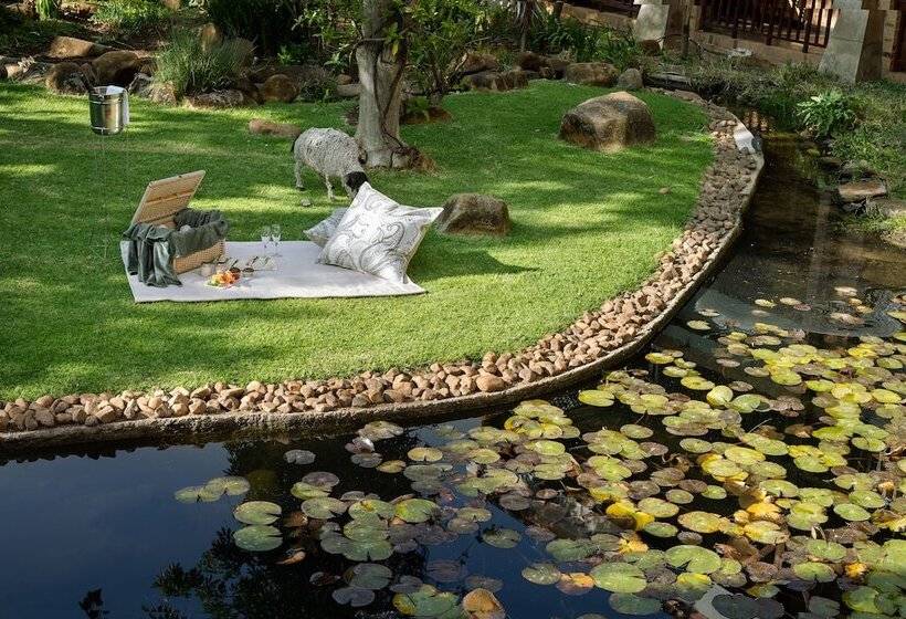 Premier Hotel Quatermain