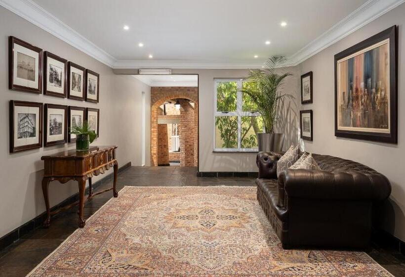 Premier Hotel Quatermain