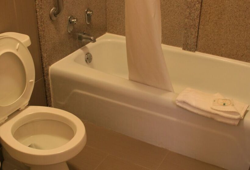 فندق Quality Inn Americus