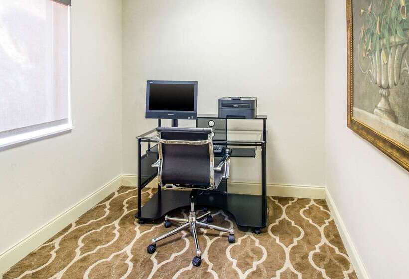 فندق Quality Suites