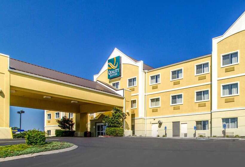 فندق Quality Suites