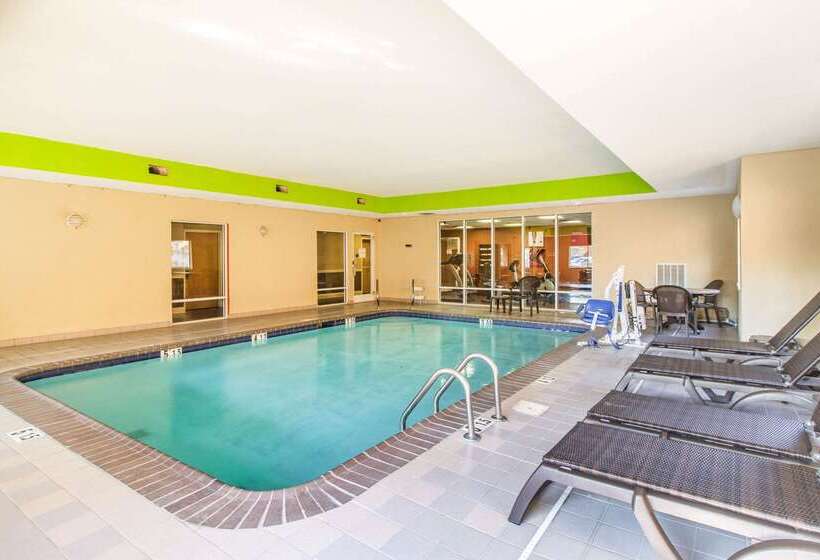 فندق Quality Suites