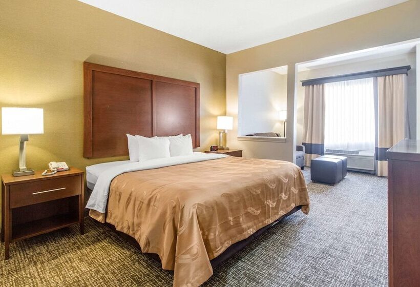 فندق Quality Suites