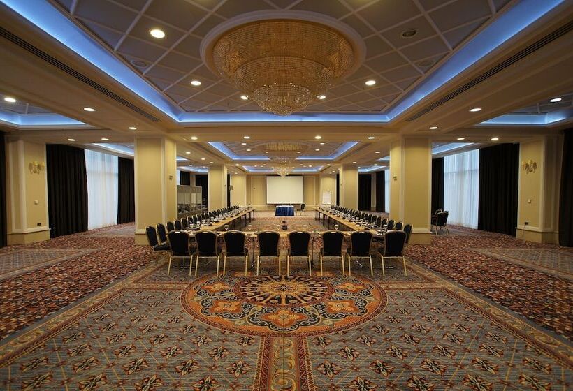 هتل Ramada Plaza By Wyndham Gevgelija