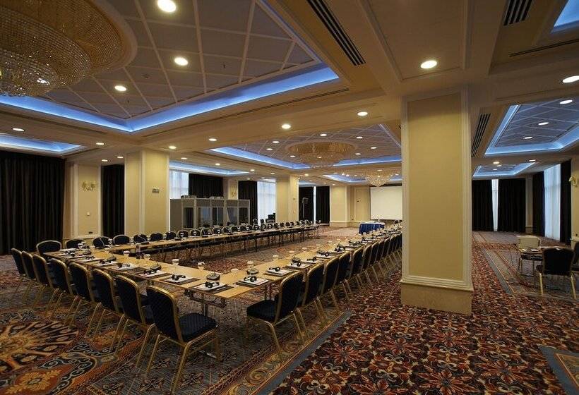 هتل Ramada Plaza By Wyndham Gevgelija