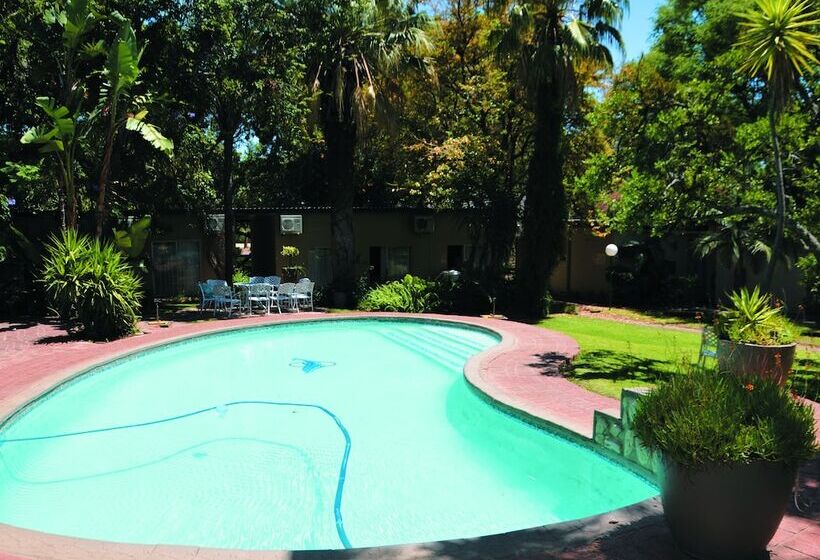 Safari Hotel & Convention Centre