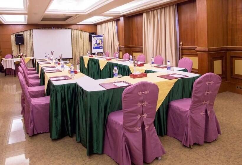 酒店 Safeer International