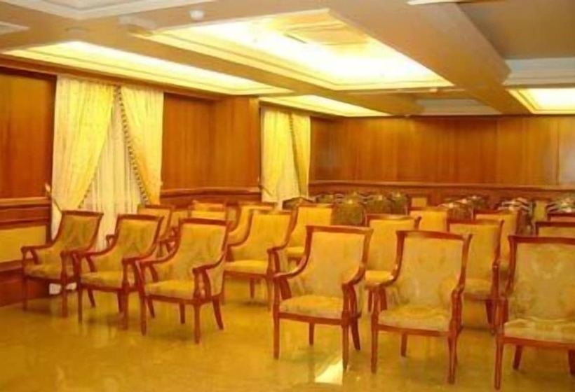 酒店 Safeer International