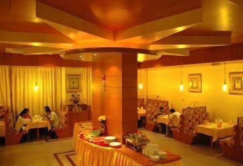 酒店 Safeer International