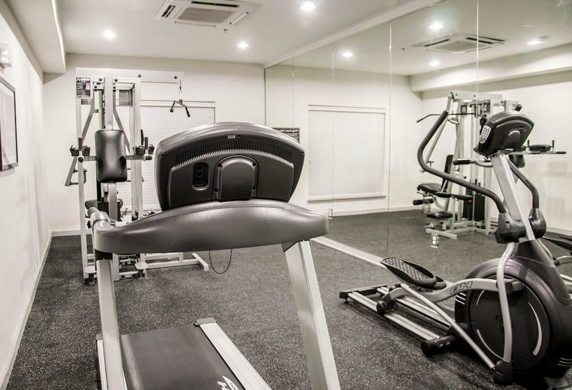 هتل Sleep Inn & Suites Center