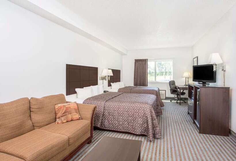 فندق Super 8 By Wyndham Cedar Falls