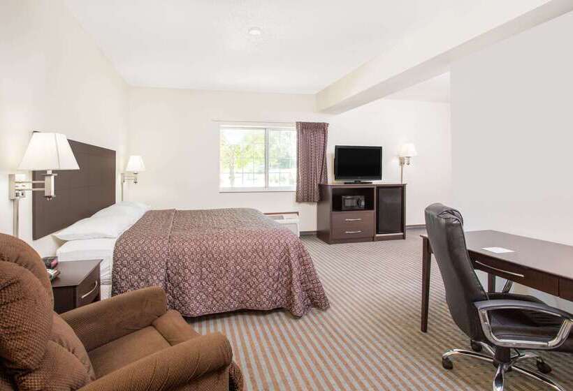 فندق Super 8 By Wyndham Cedar Falls