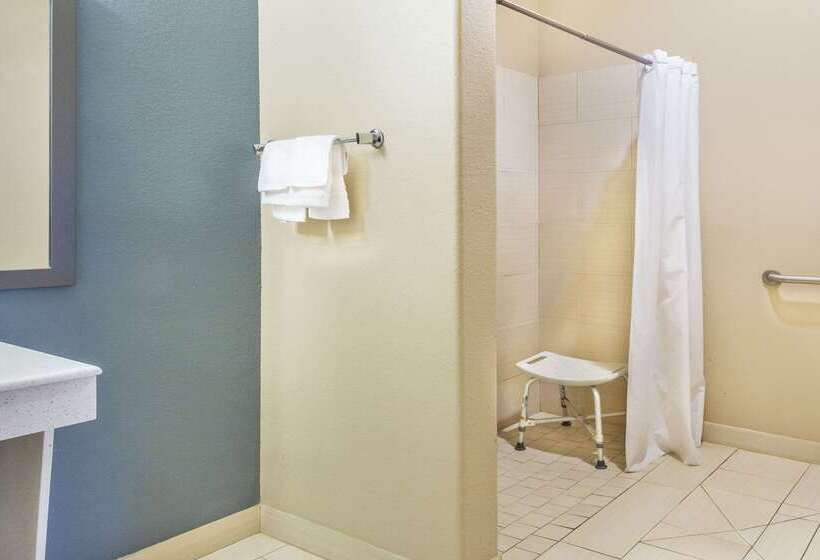 호텔 Super 8 By Wyndham Center