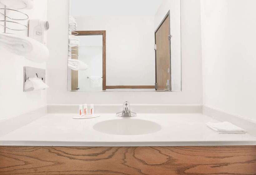 فندق Super 8 By Wyndham Chillicothe