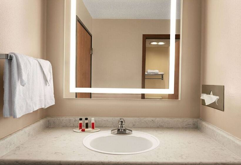 فندق Super 8 By Wyndham Chillicothe