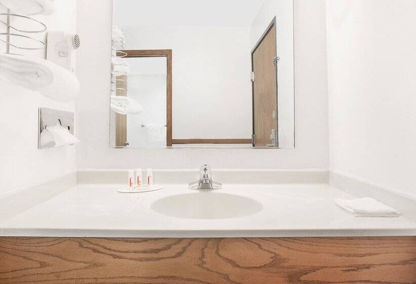 فندق Super 8 By Wyndham Chillicothe