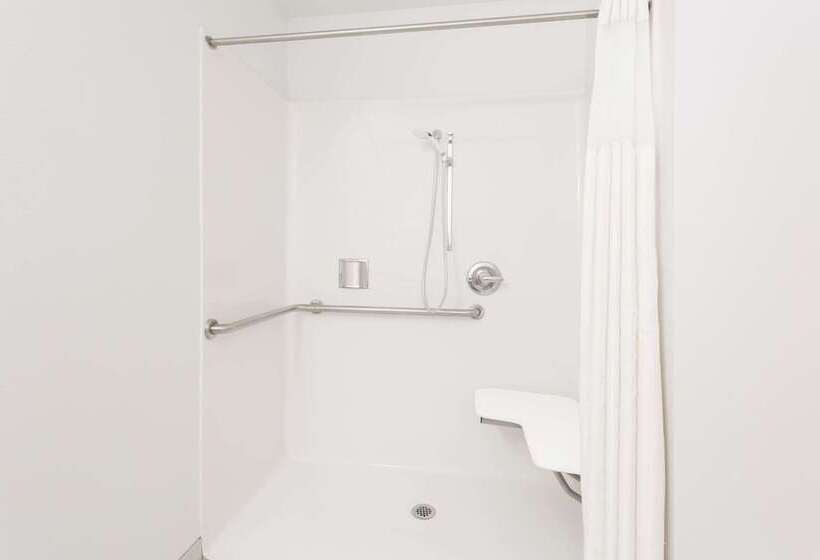 호텔 Super 8 By Wyndham Cloverdale Wine Country