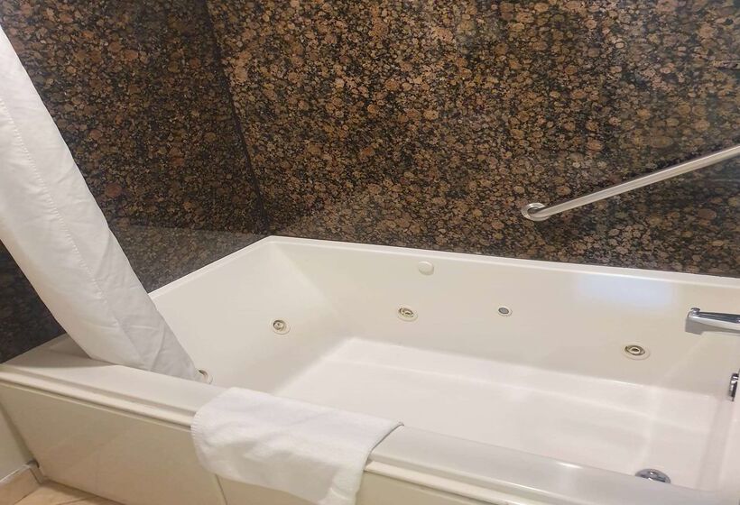 ホテル Super 8 By Wyndham Cypress Buena Park Area