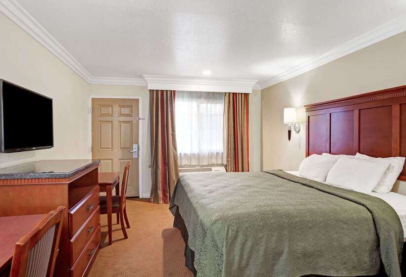 ホテル Super 8 By Wyndham Cypress Buena Park Area