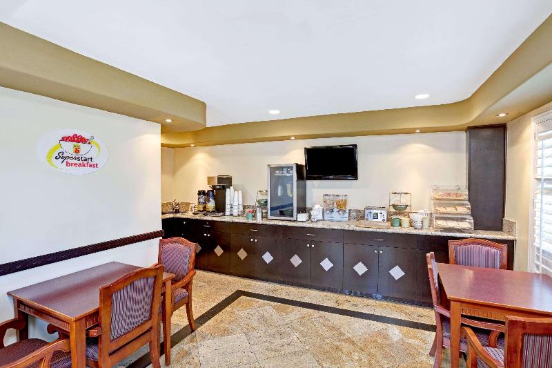 ホテル Super 8 By Wyndham Cypress Buena Park Area
