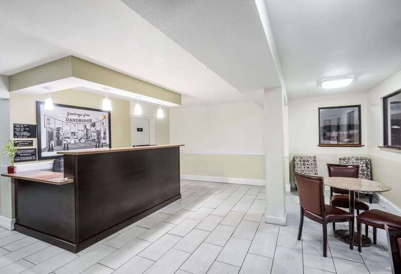 فندق Super 8 By Wyndham Dandridge