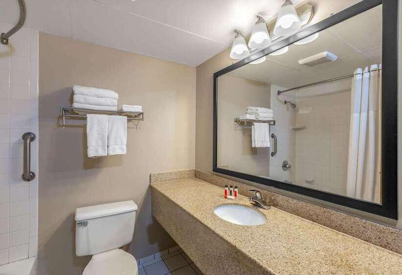 هتل Super 8 By Wyndham Eureka Springs