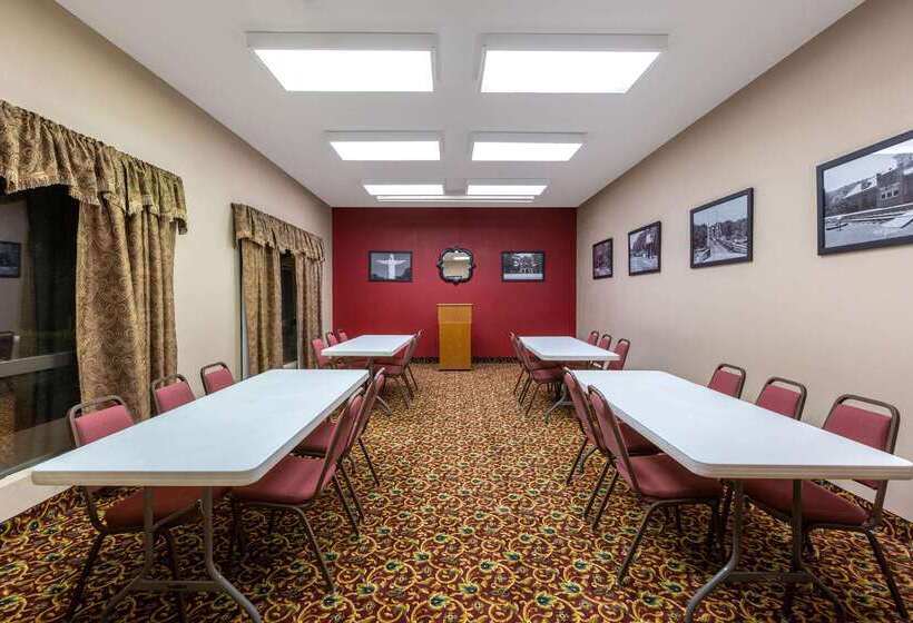 هتل Super 8 By Wyndham Eureka Springs