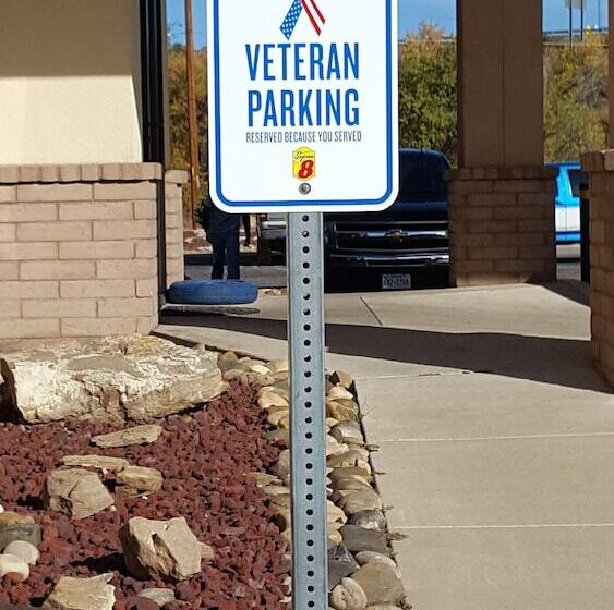 فندق Super 8 By Wyndham Santa Rosa