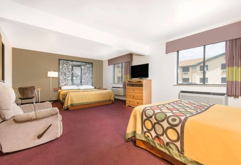 فندق Super 8 By Wyndham Santa Rosa