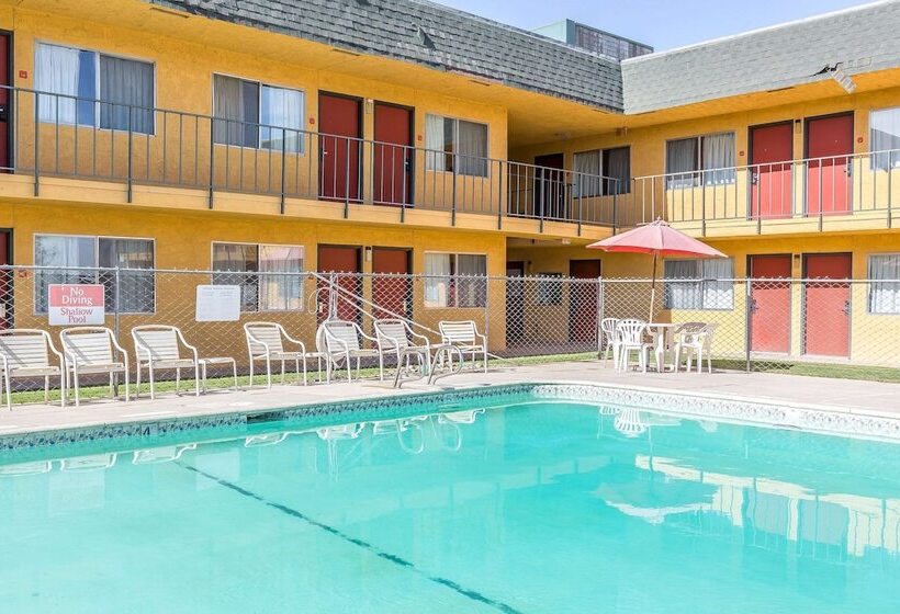 ホテル Economy Inn  Buttonwillow I 5