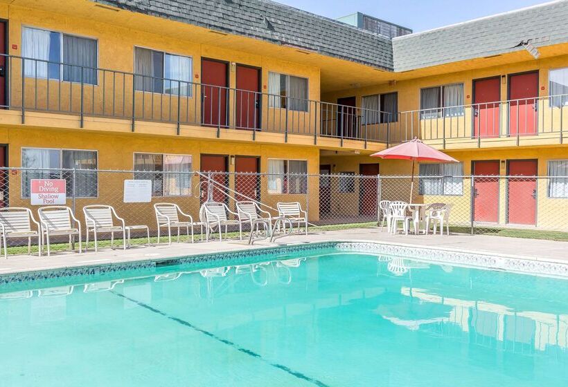 בית מלון כפרי Economy Inn  Buttonwillow I 5